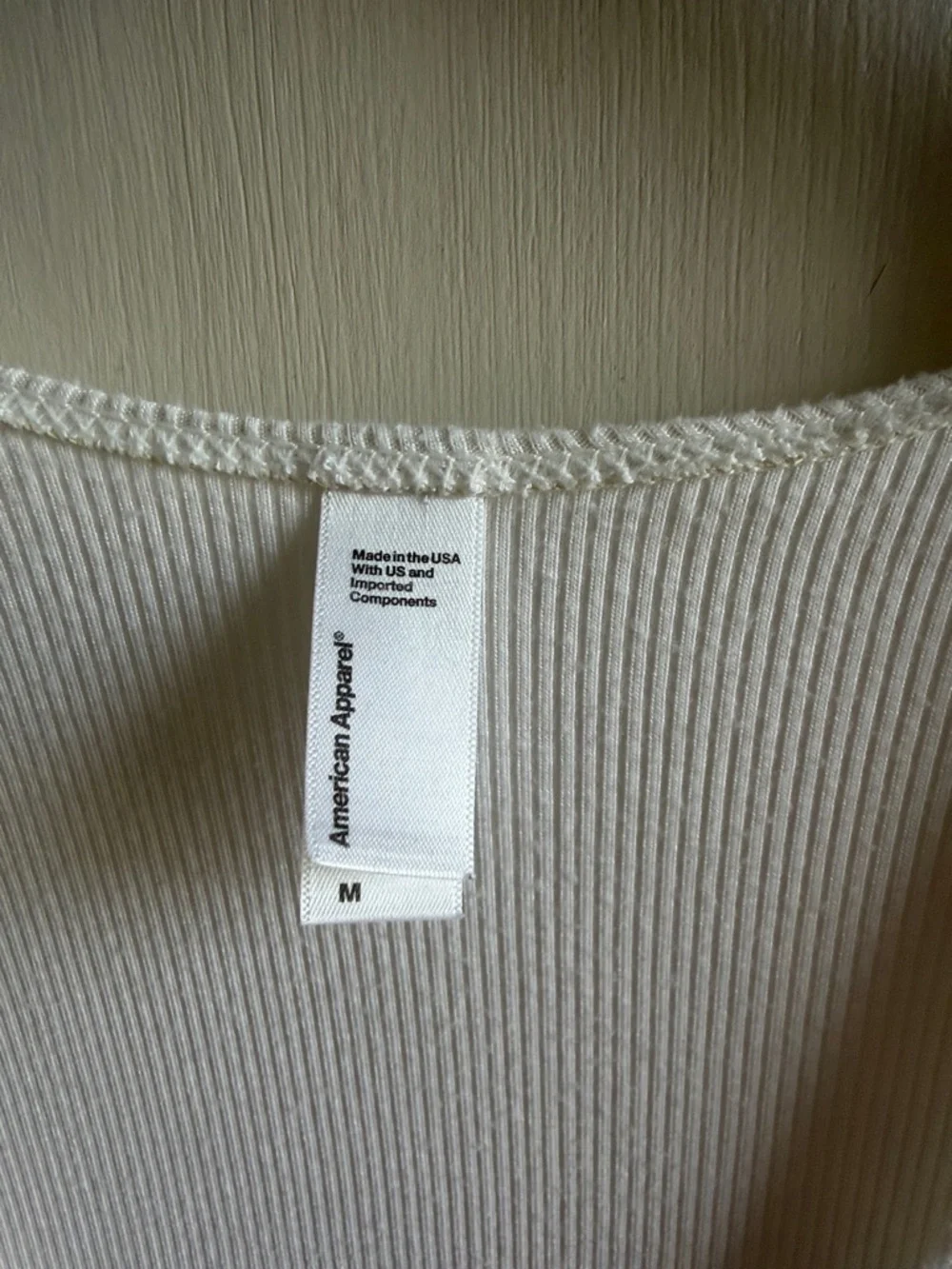 American Apparel Women’s White V-Neck Long Sleeve Top - Picture 2 of 3